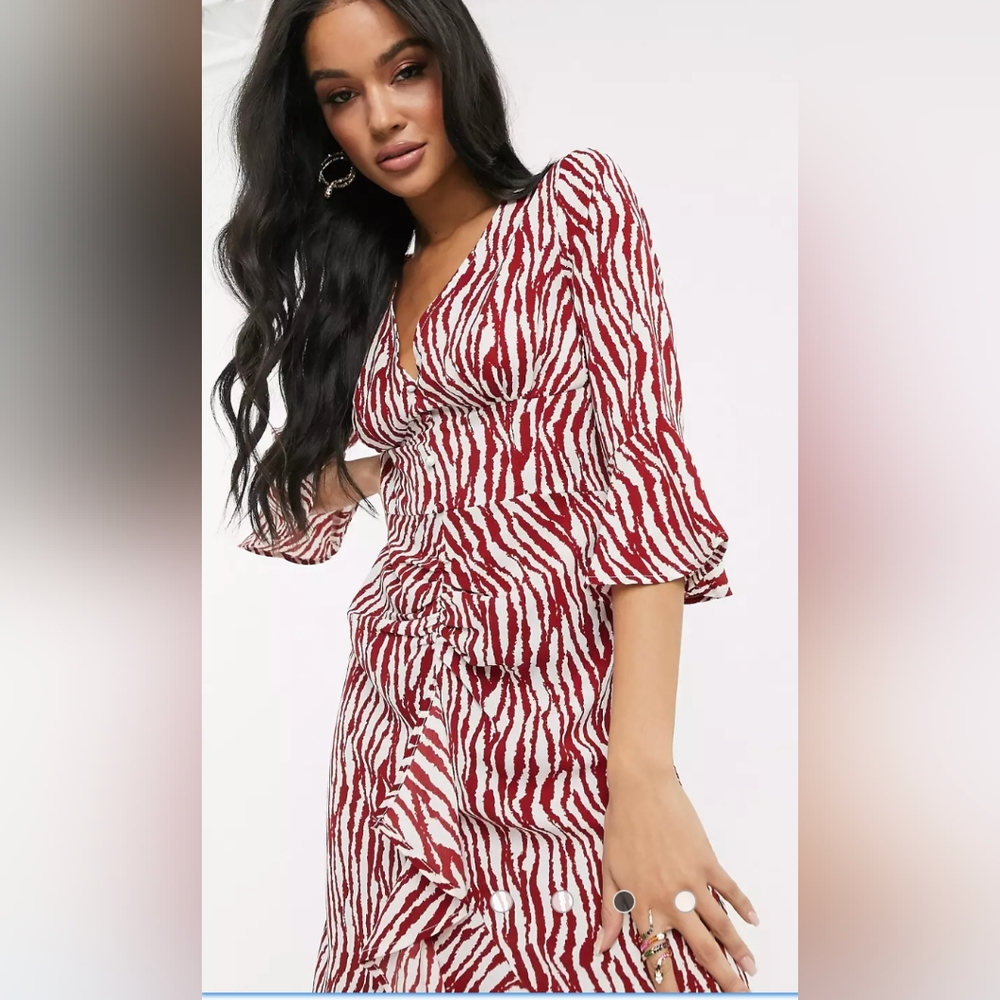 NWT Pretty Darling Dress - Picture 5 of 6